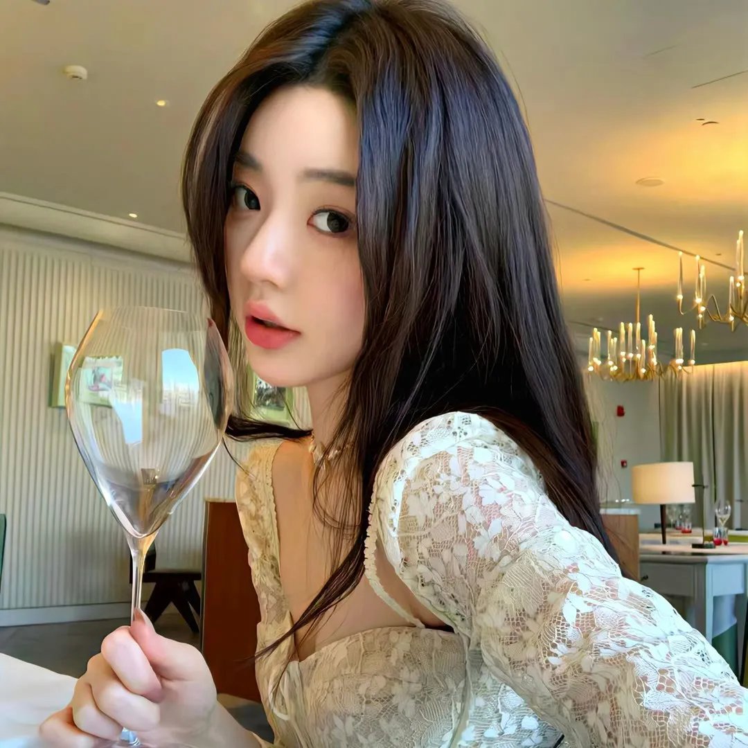 蜂妹与狗狗猫